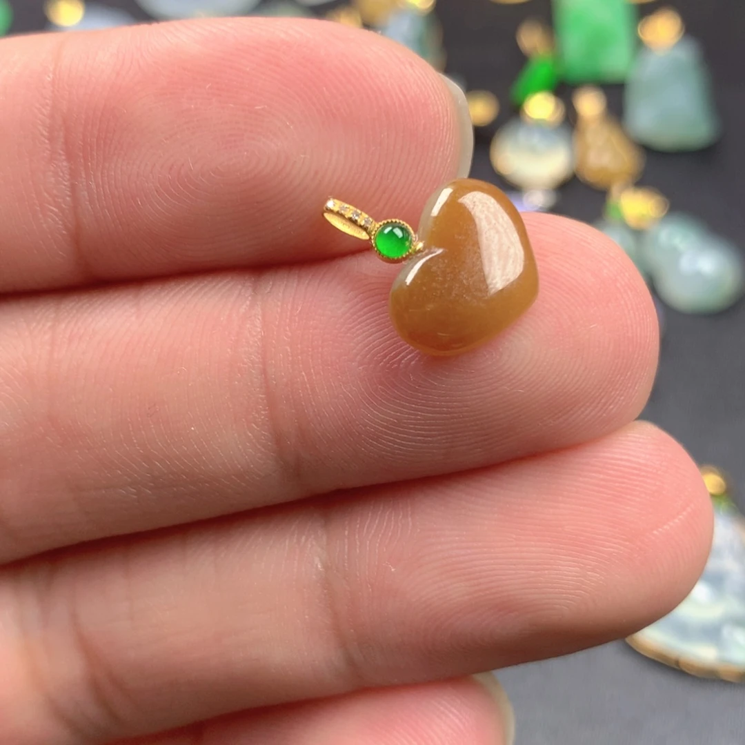 【闪购商品】颈饰18K金镶嵌翡翠翡翠