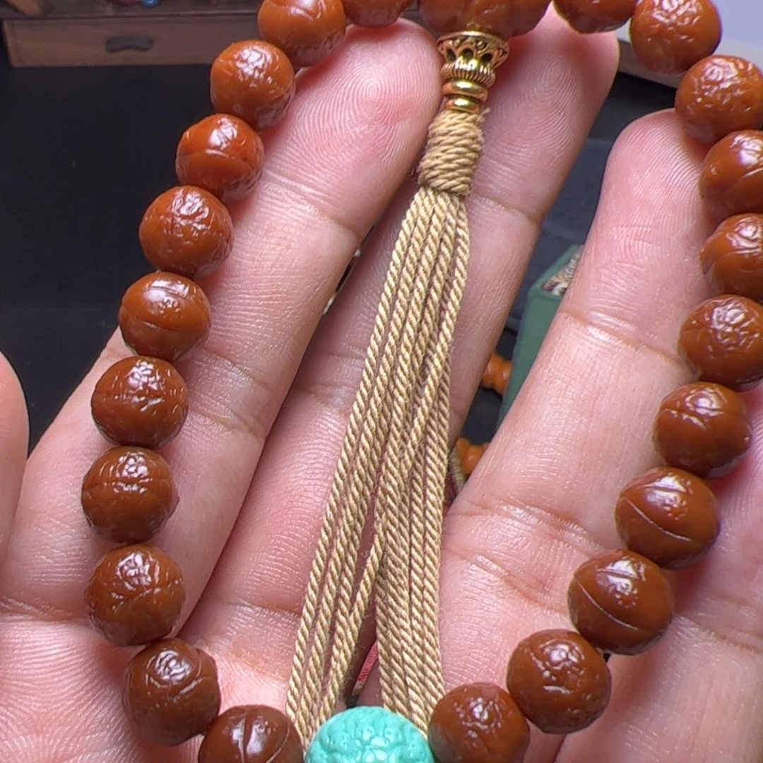 猴头核桃把件哦据咯