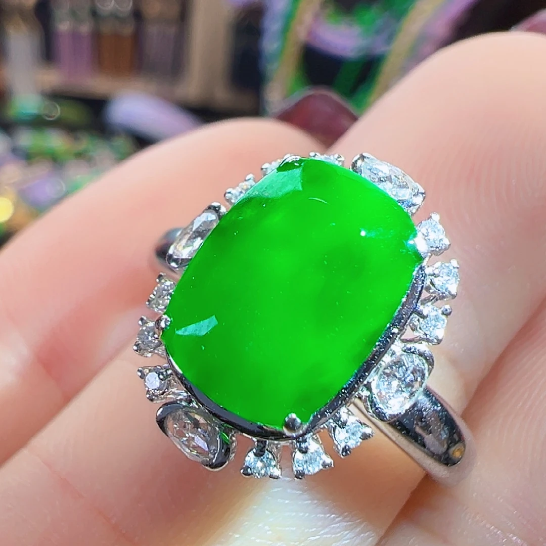 翡翠18K金镶嵌戒指签收后24小时鉴赏期