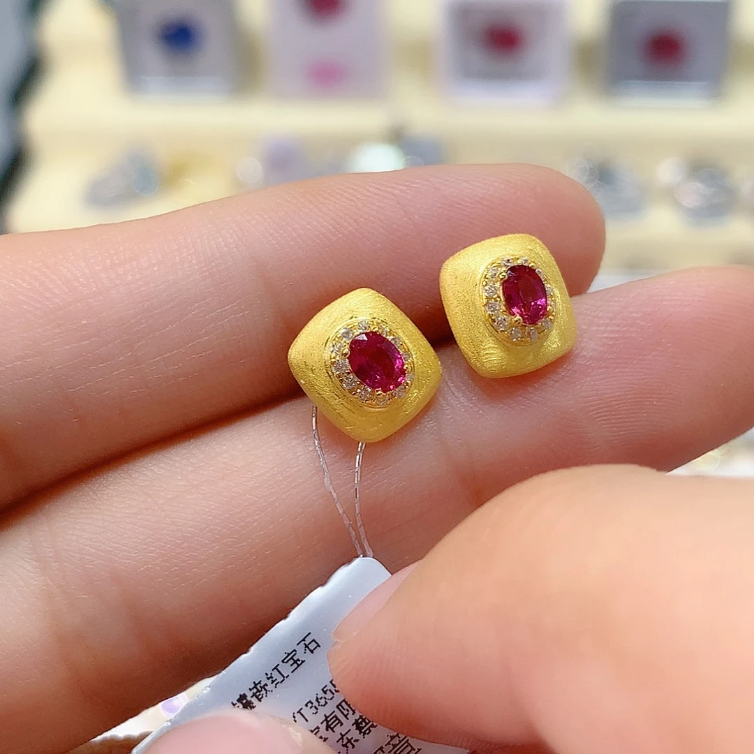 红宝石银S925镶嵌耳钉