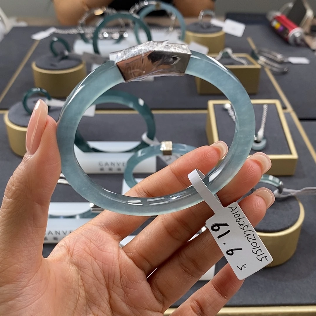 一***记翡翠未镶嵌手镯61.65