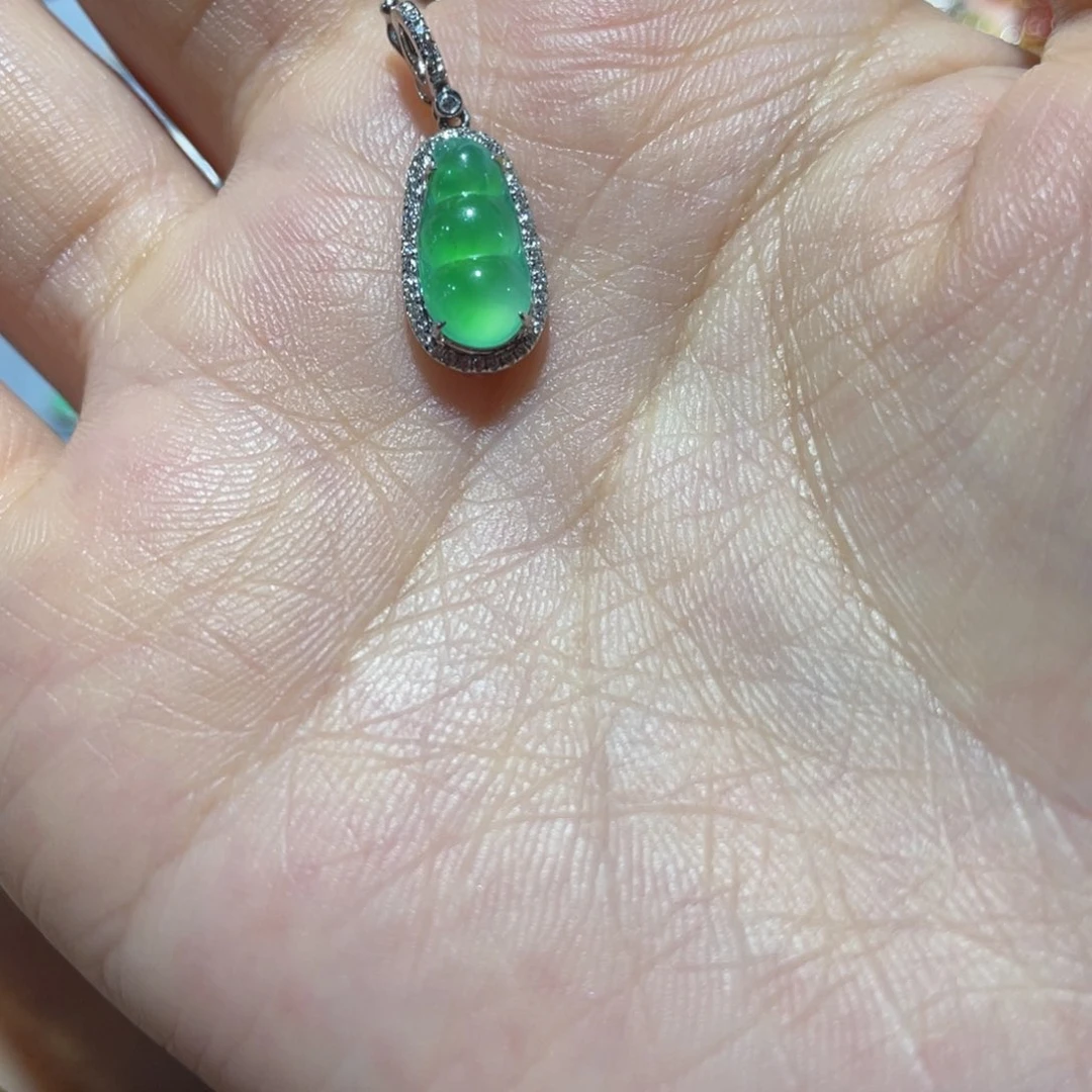 翡翠18K金镶嵌颈饰苏*拉天然