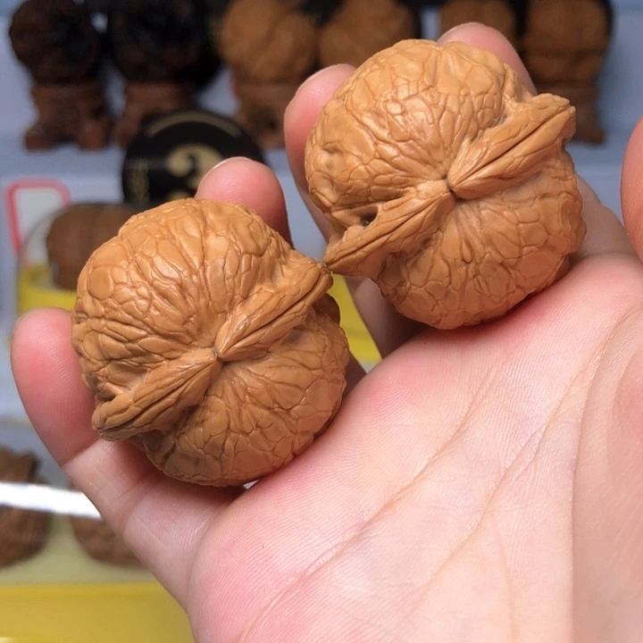 文玩核桃吊坠云南铁核桃