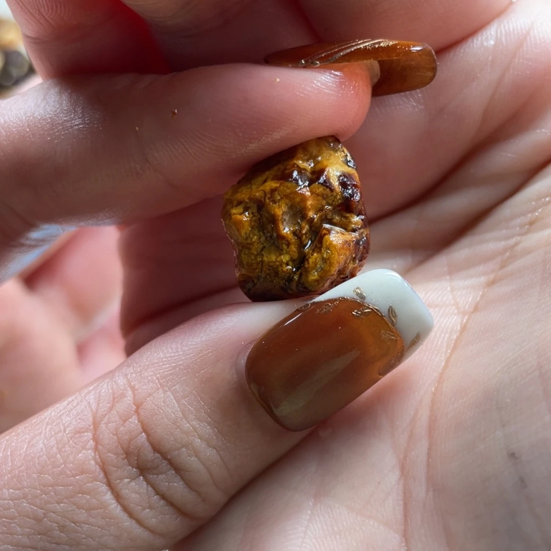 覆***球定制琥珀未镶嵌天然蜜蜡原石