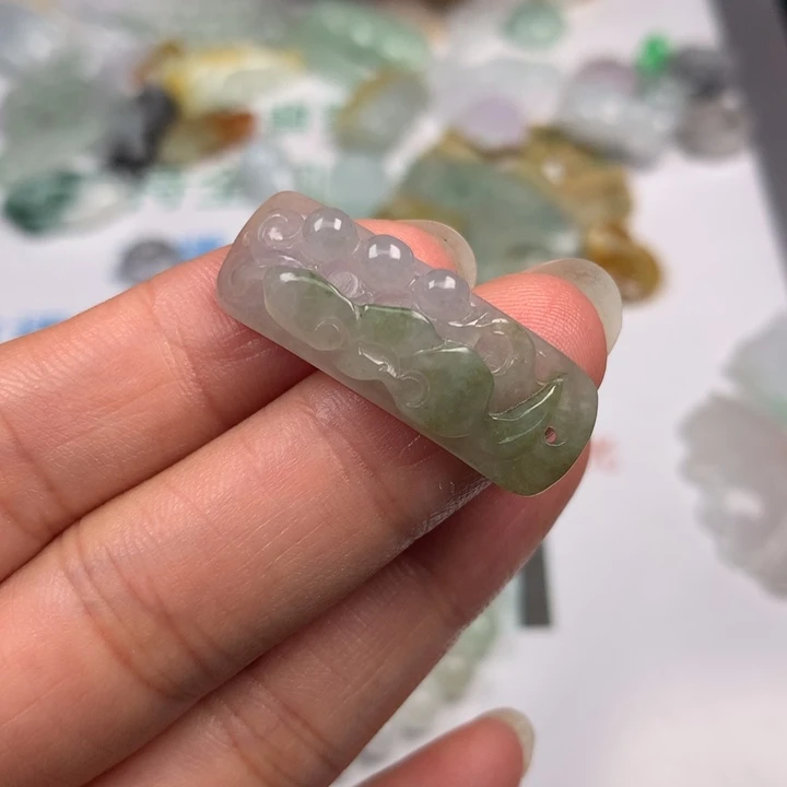 沐***语翡翠未镶嵌颈饰翡翠