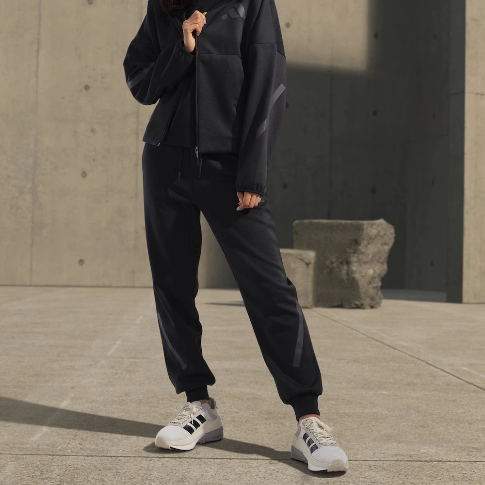 Adidas阿迪达斯「真治愈」黑标制服亲肤柔软轻薄保暖束脚裤JE7842