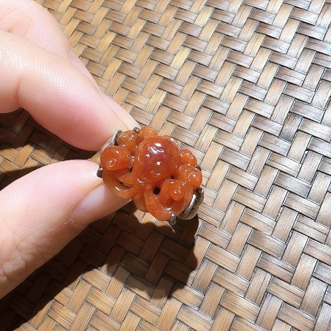 银S925镶嵌戒指翡翠个性十足