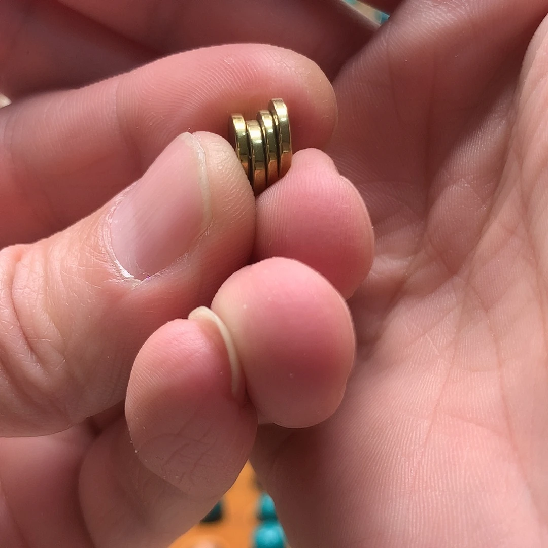 琉璃颈饰金色8mm隔片
