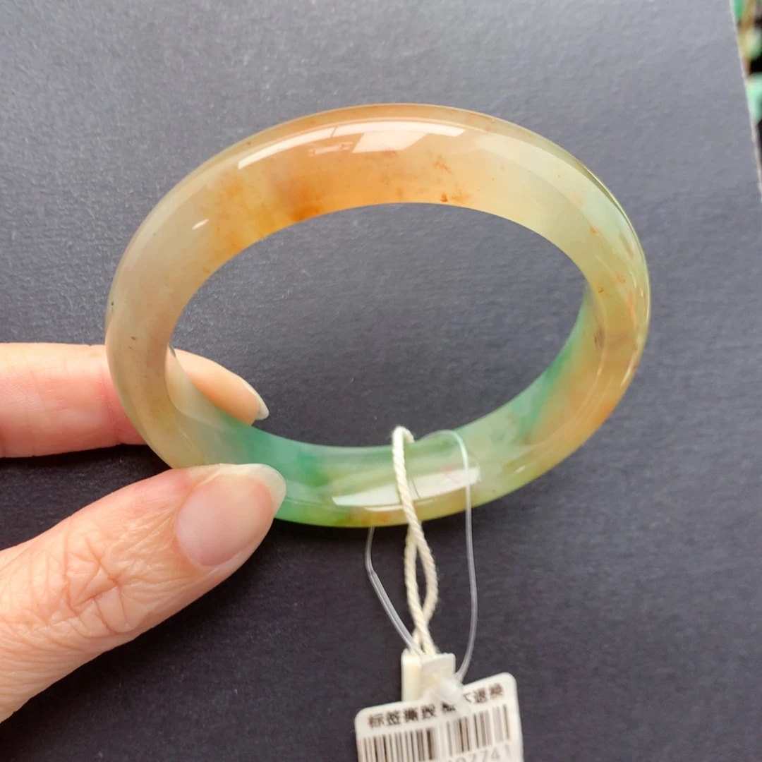 未镶嵌手镯石英质玉