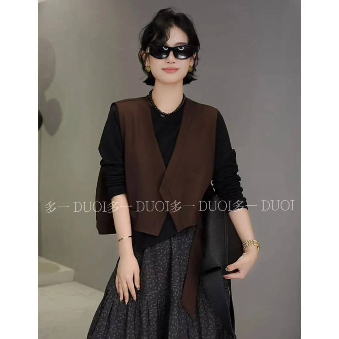 多一“西装马甲”2025秋季时尚不规则飘带坎肩一粒扣无袖外搭马甲