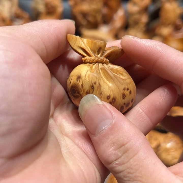 R****柏木（崖柏）点点关注