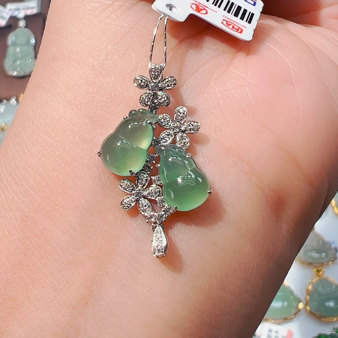 吊坠(不含链)18K金镶嵌翡翠葫芦