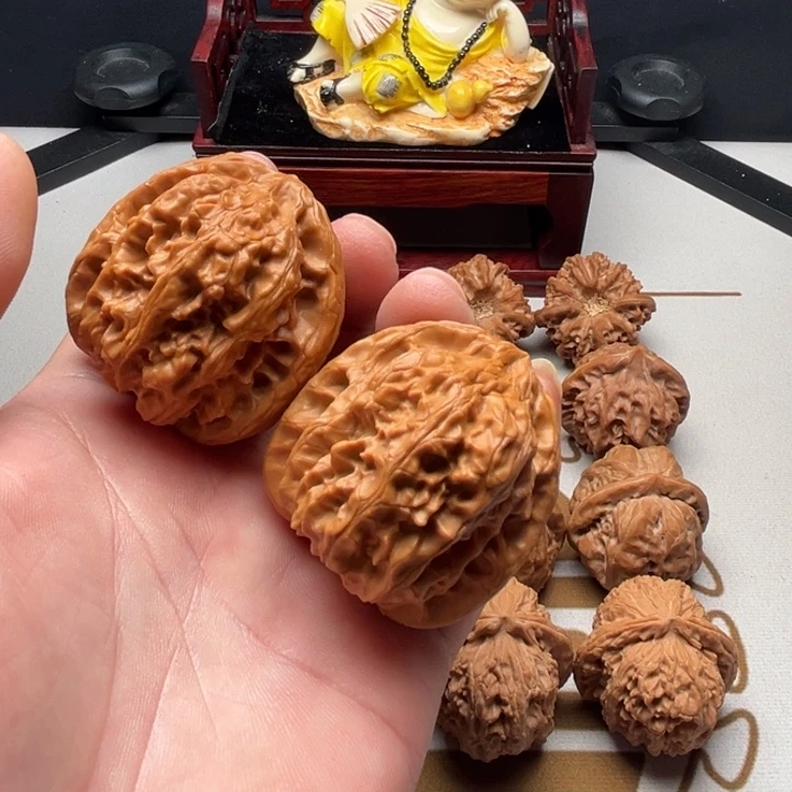 吊坠龙脊菩提全品43靠山王一对。