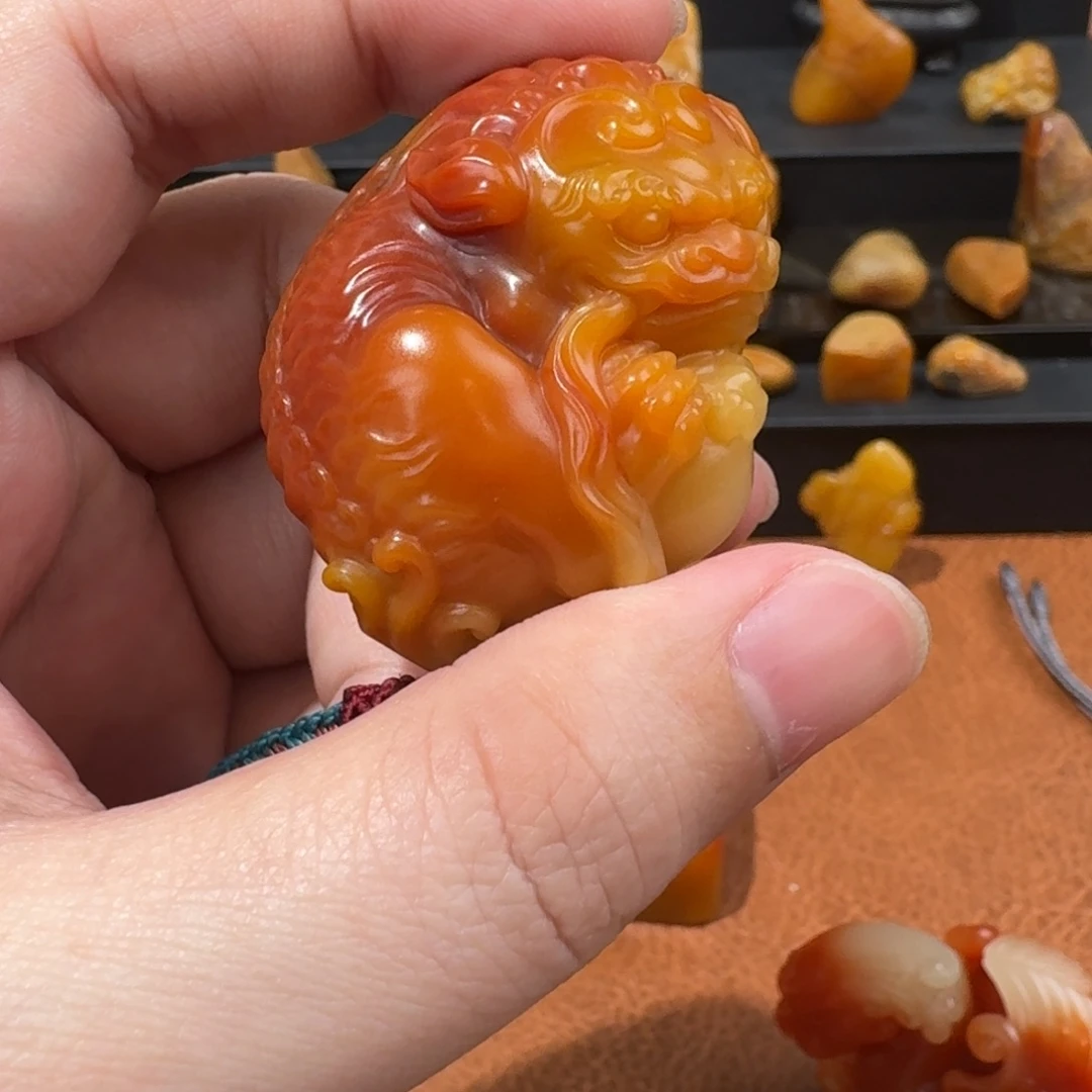 虞***白寿山石印石芙蓉狮子