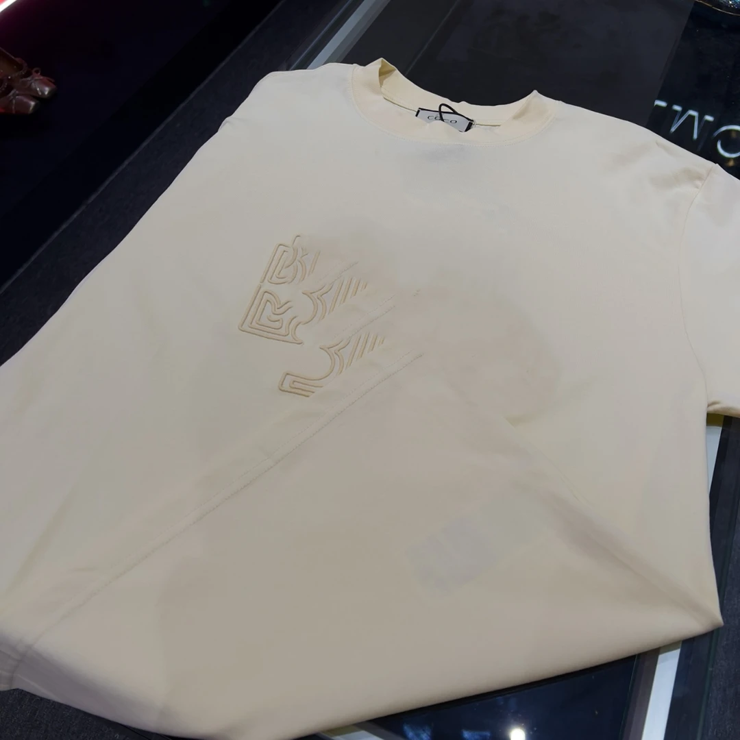 Coco Amoni 早春新款 时尚百搭爱心刺绣百搭圆领短袖 CC007