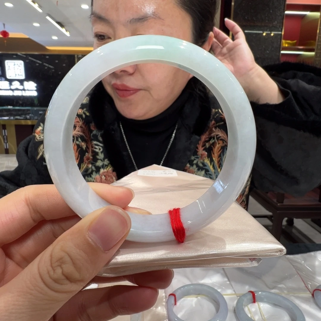 翡翠未镶嵌手镯宽胎64