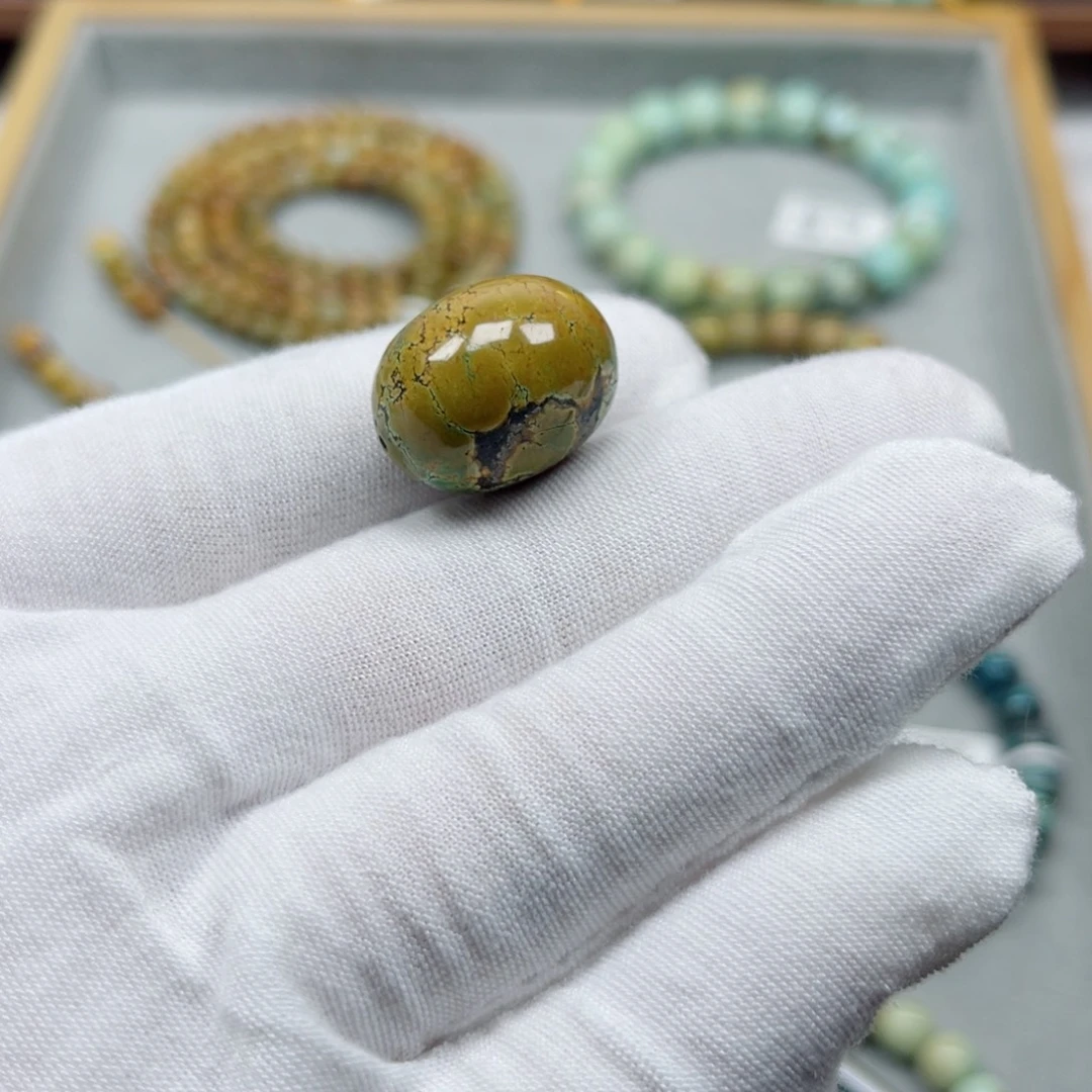 绿松石未镶嵌挂件