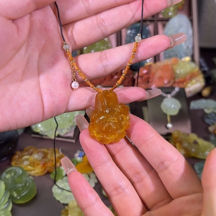 未镶嵌蛇纹石玉颈饰