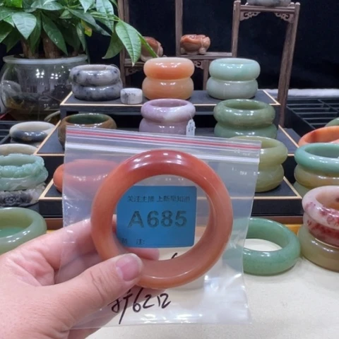 未镶嵌手镯石英质玉幸*