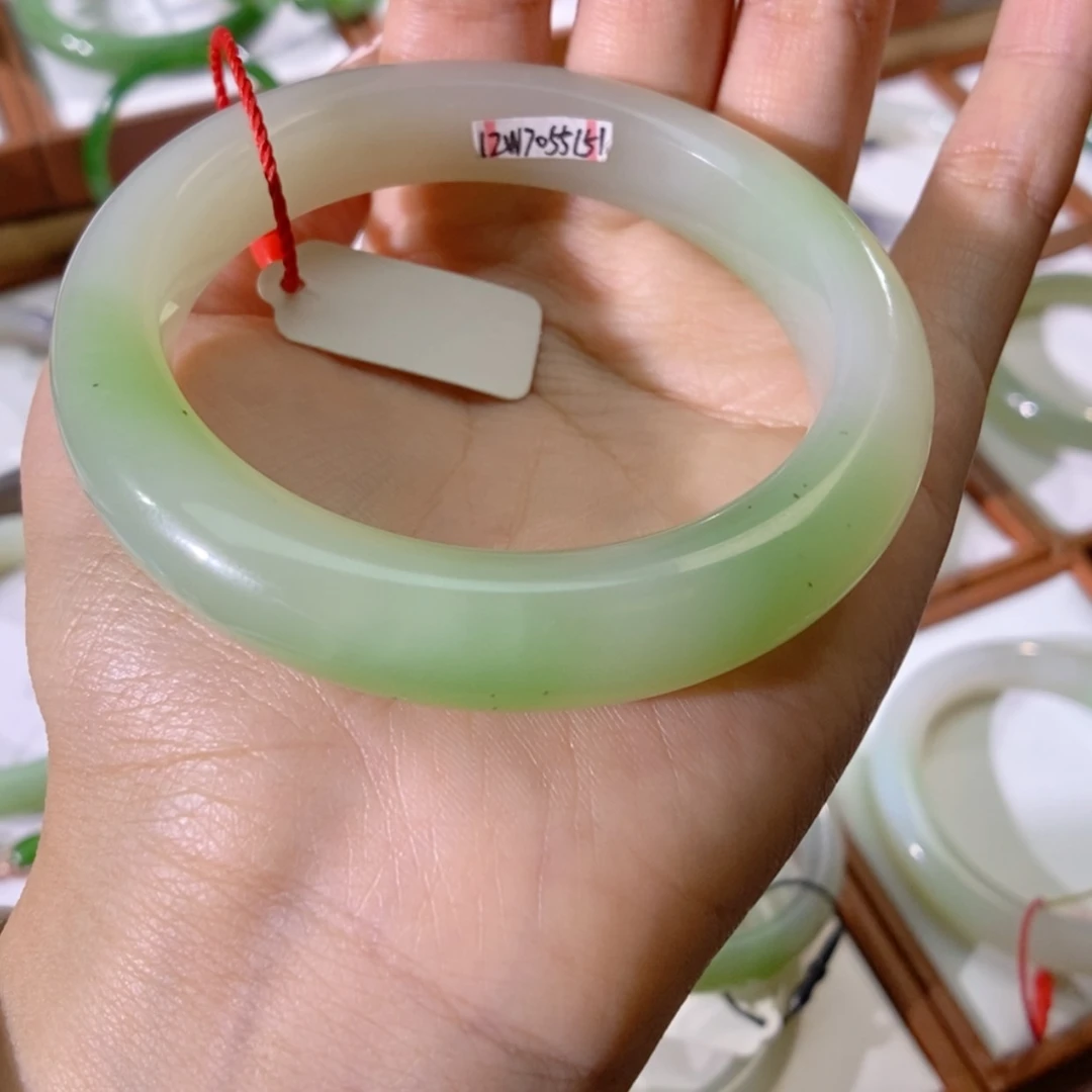 【闪购商品】未镶嵌手镯和田玉