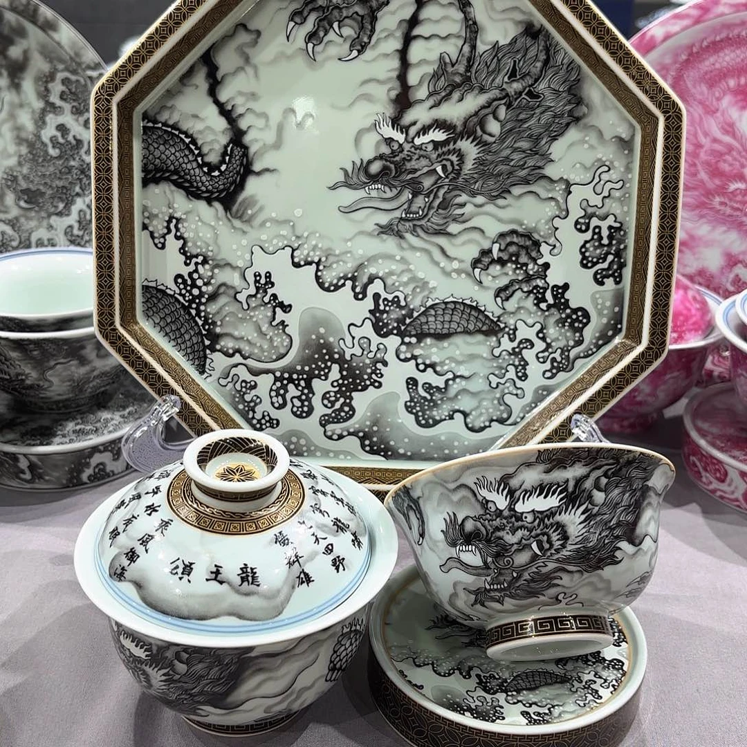 瓷片景德镇瓷器精品陈列