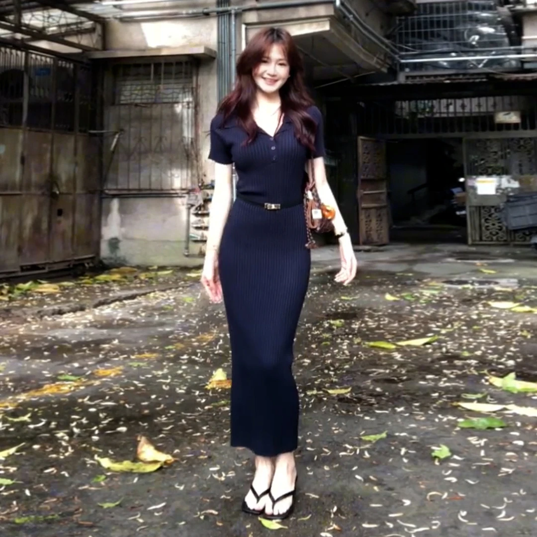 法式气质v领蓝色针织连衣裙女夏季2025新款修身收腰后妈包臀长裙