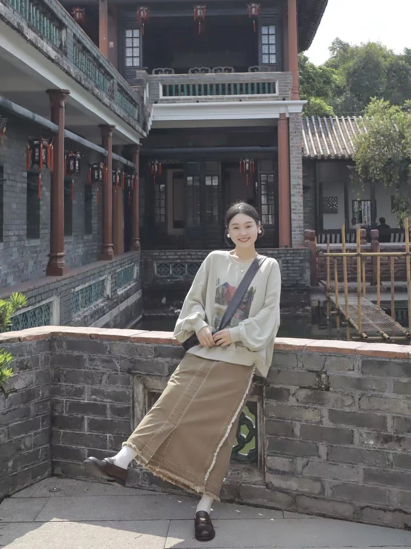 2025秋季新款韩系慵懒风圆领卫衣女长袖上衣气质百搭显瘦半身裙