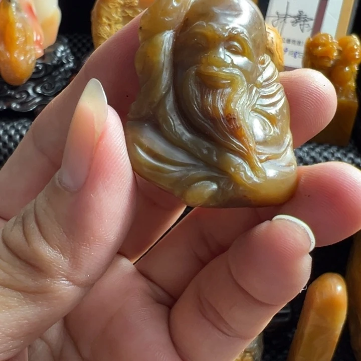 寿山石B****t寿山石灰田一个