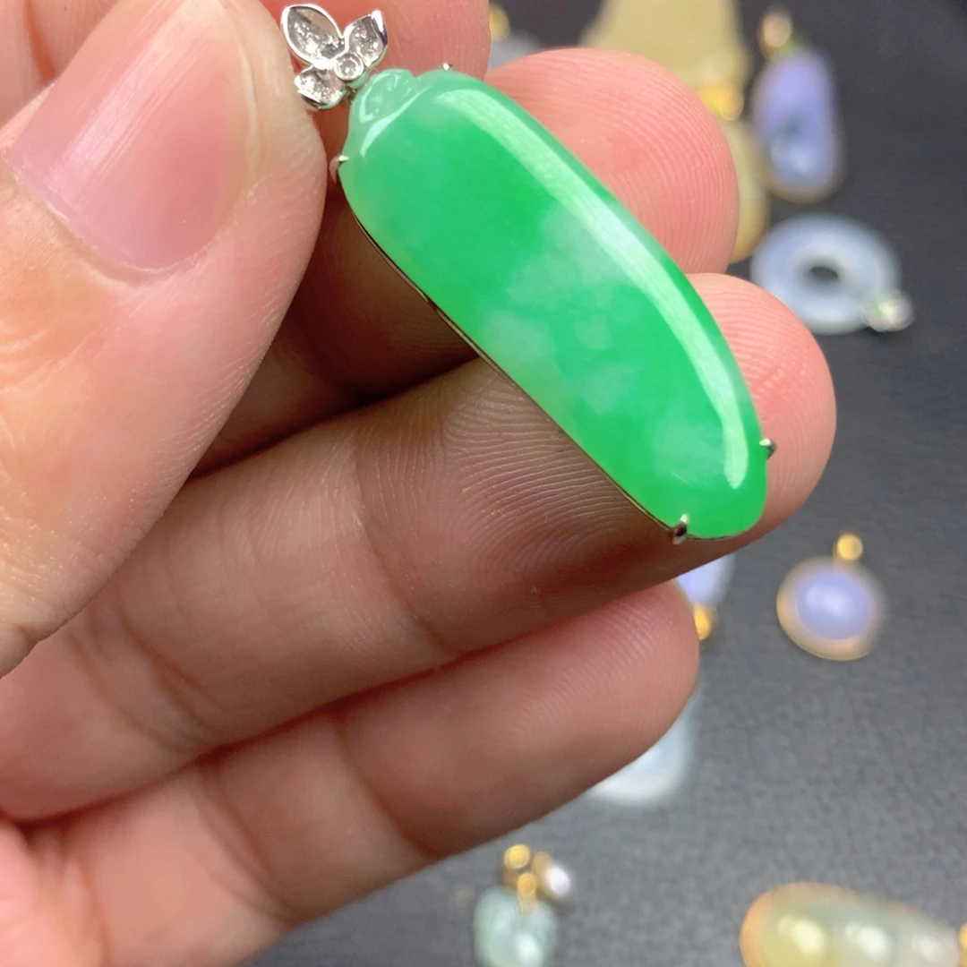 【闪购商品】颈饰18K金镶嵌翡翠翡翠