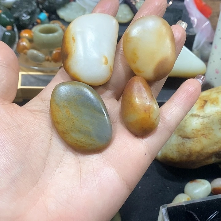 未镶嵌和田玉（糖玉）挂件黎*