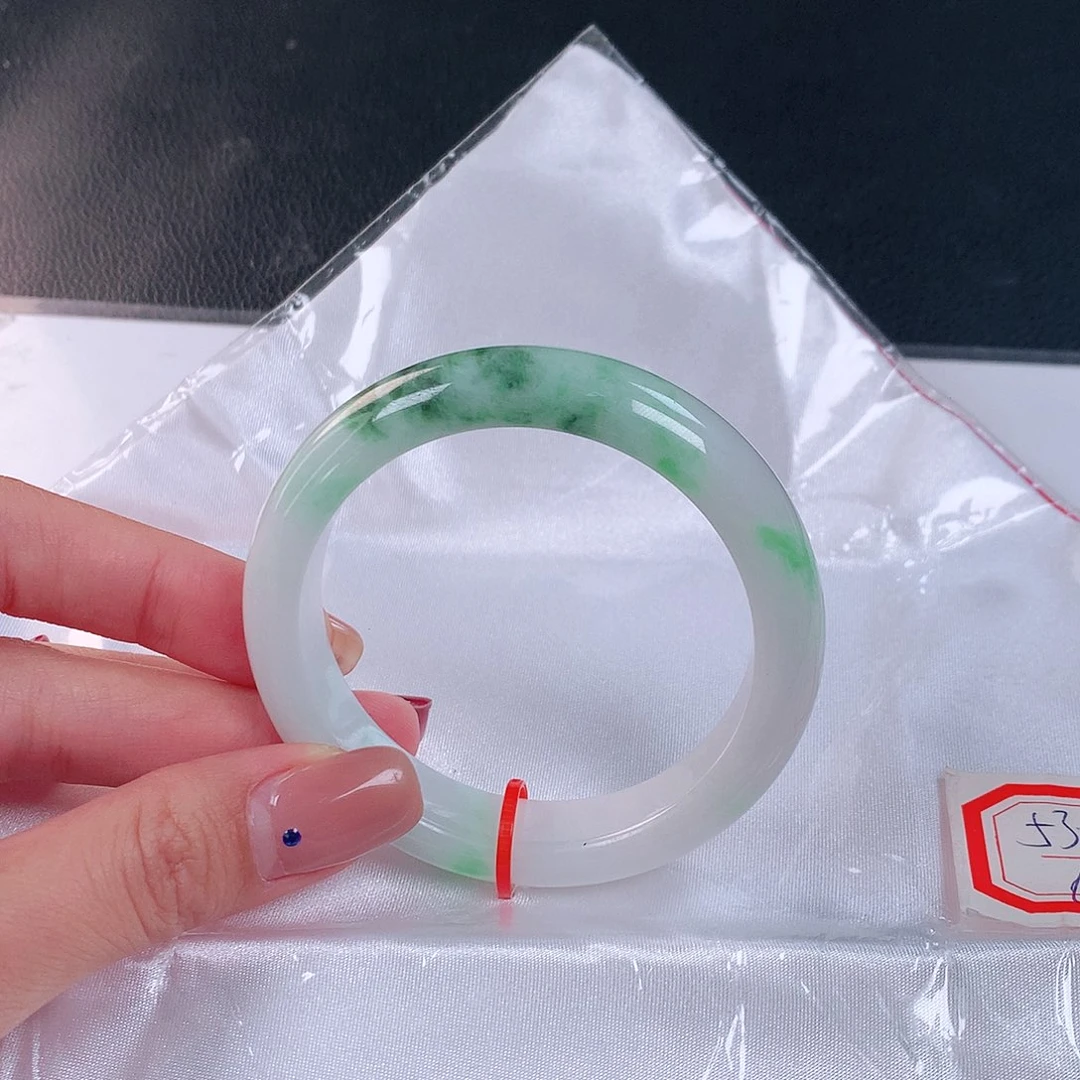 未镶嵌手镯翡翠100