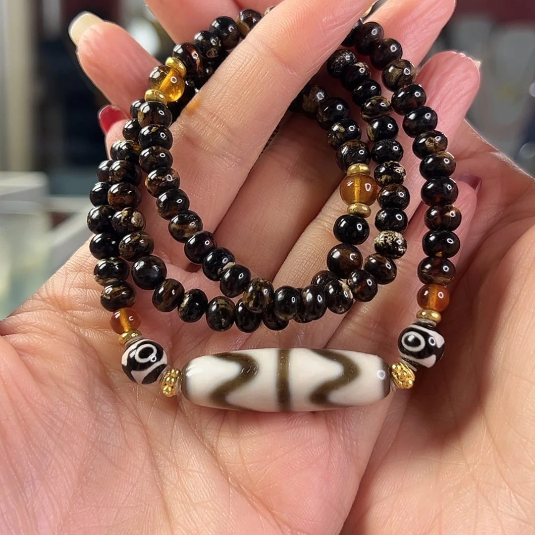 琥珀裸石未镶嵌抚顺琥珀81008-1