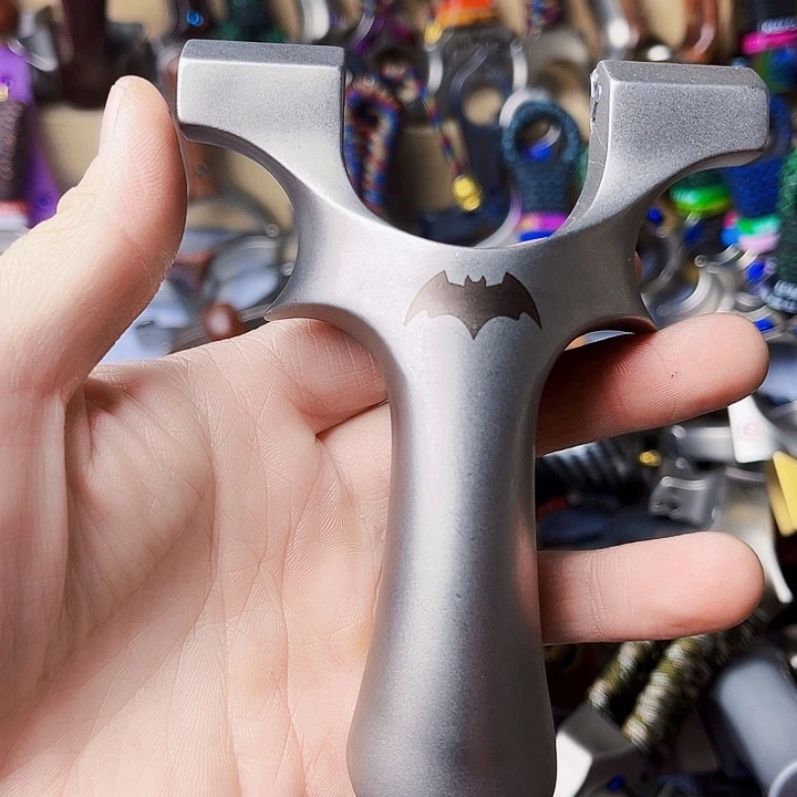 蝙蝠。        重炮二代缠好