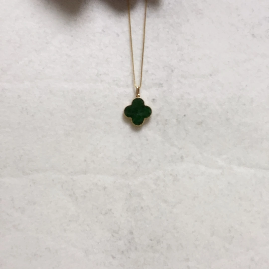 翡翠颈饰18K金镶嵌简单