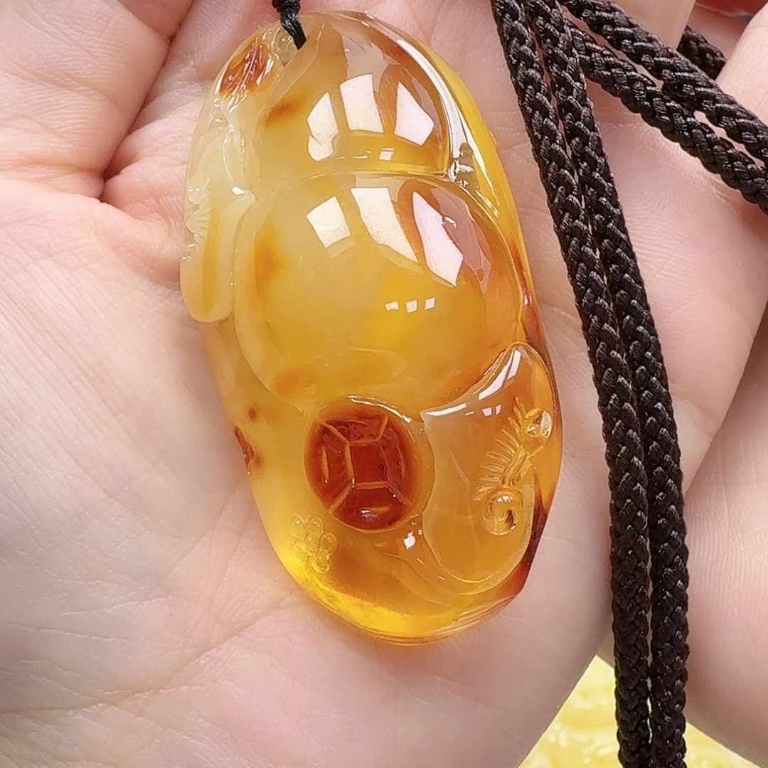 琥珀未镶嵌珠宝奇石吊坠