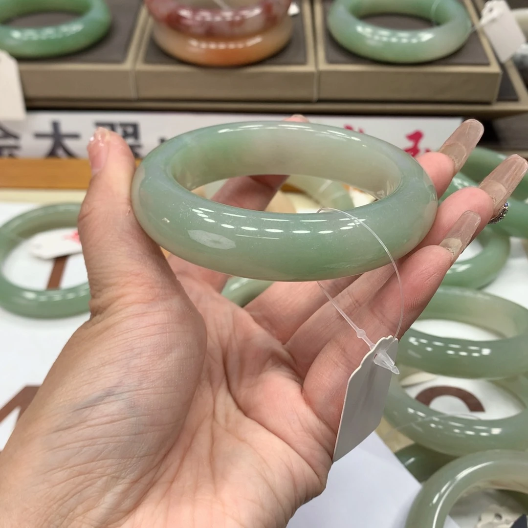 石英质玉手镯未镶嵌喜****萱