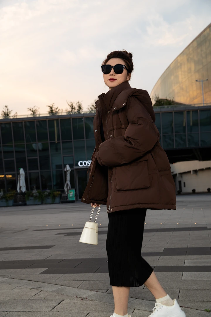 2025款新款上新连帽休闲时尚宽松羽绒服-5103