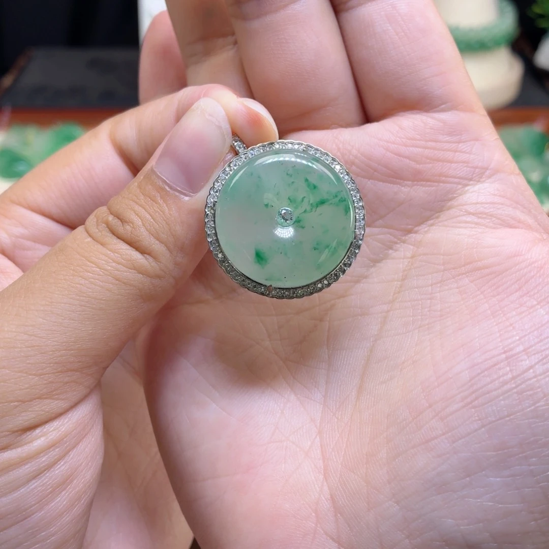 石英质玉（非洲翠）未镶嵌颈饰幸*