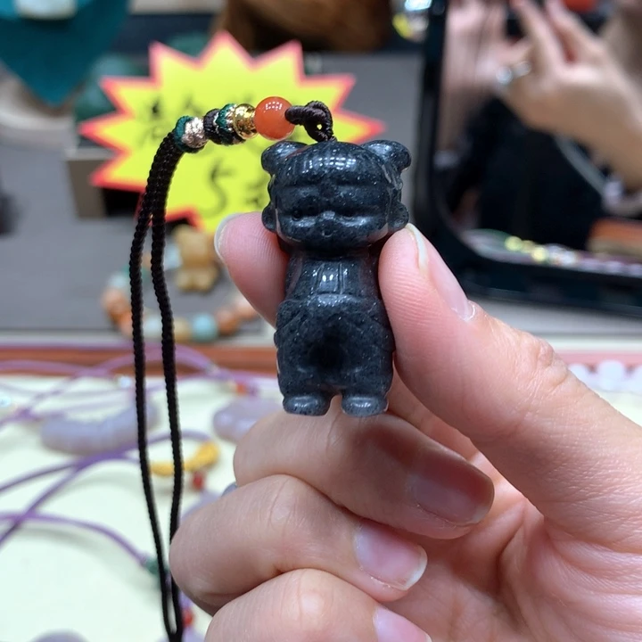 石英质玉颈饰合金