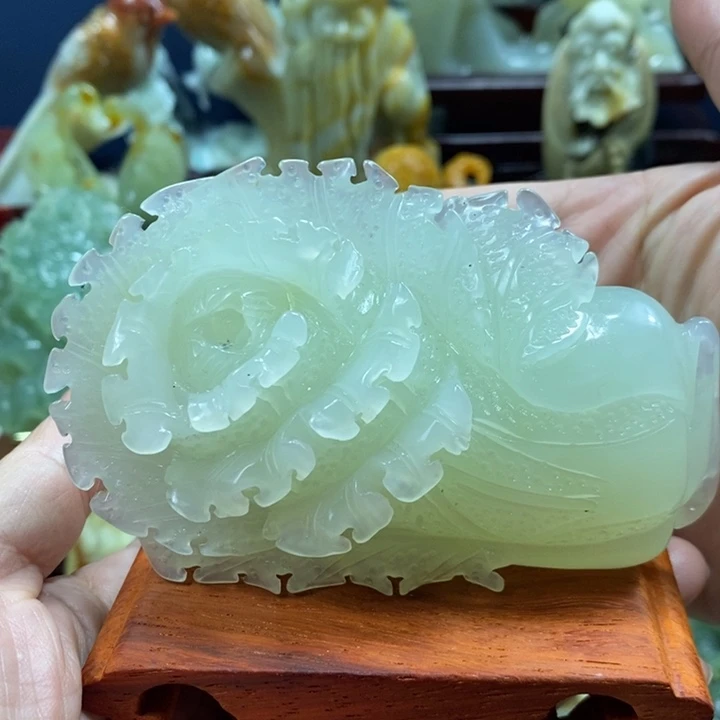 未镶嵌蛇纹石玉珠宝奇石