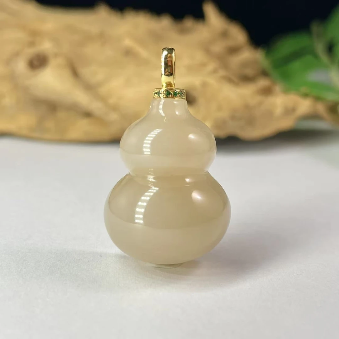 和田玉老坑熟藕粉厚装葫芦吊坠百搭款18K金镶嵌天然保真女款挂坠