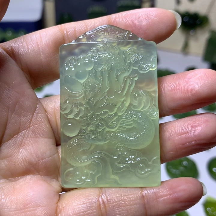 未镶嵌岫玉颈饰吊坠