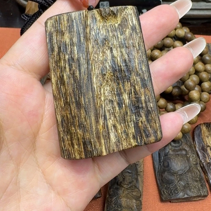 大叶紫檀（黑酸枝木类）