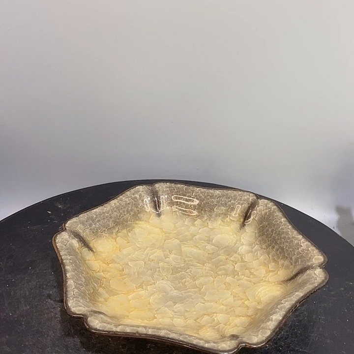 官窑六方盘造型独特