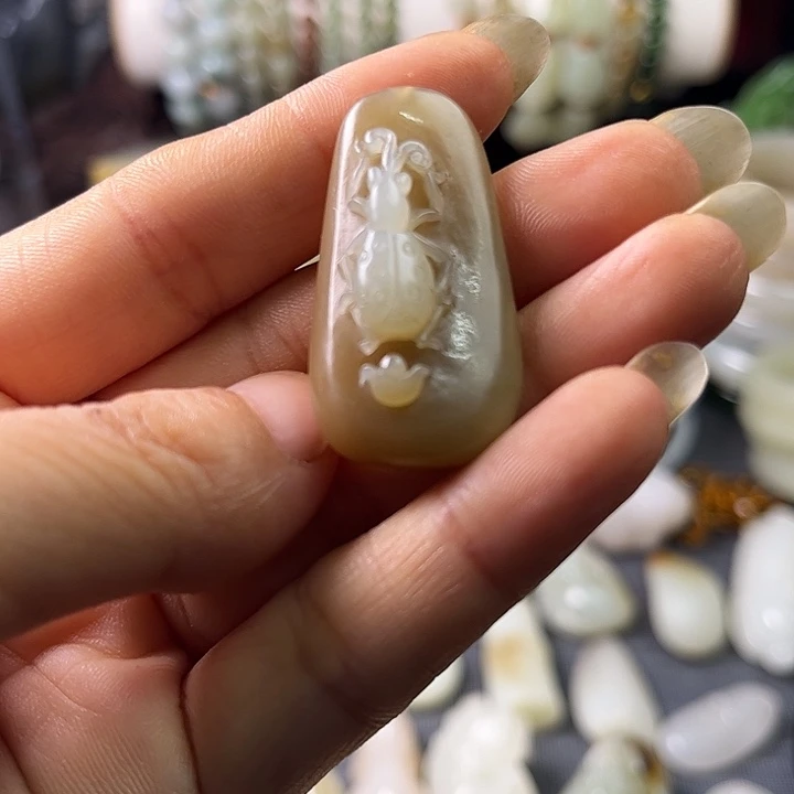 和田玉（糖玉）未镶嵌颈饰