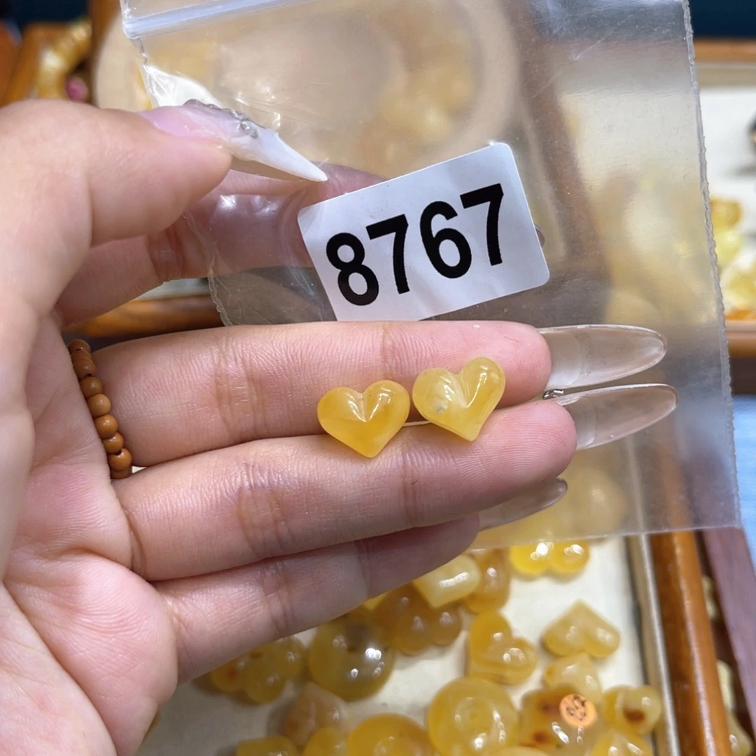 琥珀未镶嵌珠宝奇石