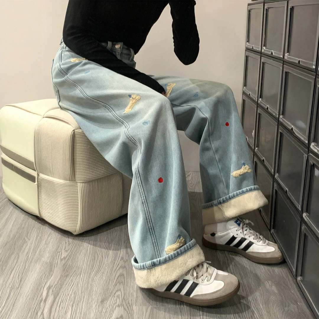 腊肠狗刺绣直筒牛仔裤女秋冬加绒加厚大码胖mm高腰宽松显瘦阔腿裤