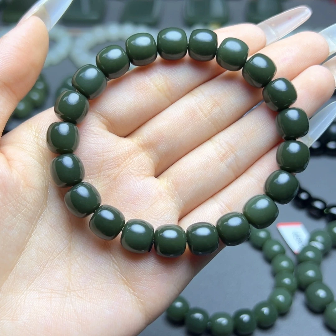和田玉未镶嵌手串沙枣青军绿色10