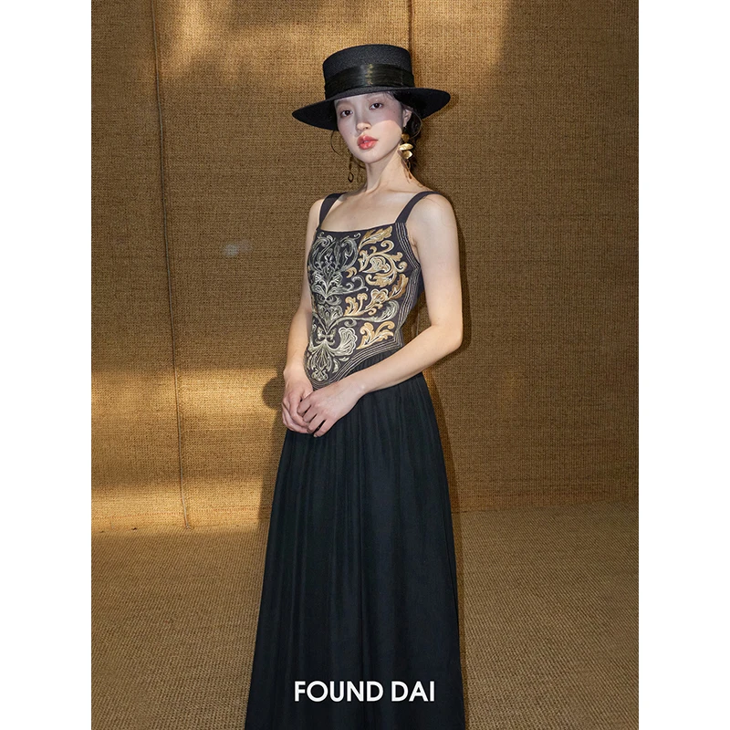 骑士与玫瑰 宫廷风藤蔓刺绣 | 可抽绳调节 复古腰线骑士裙