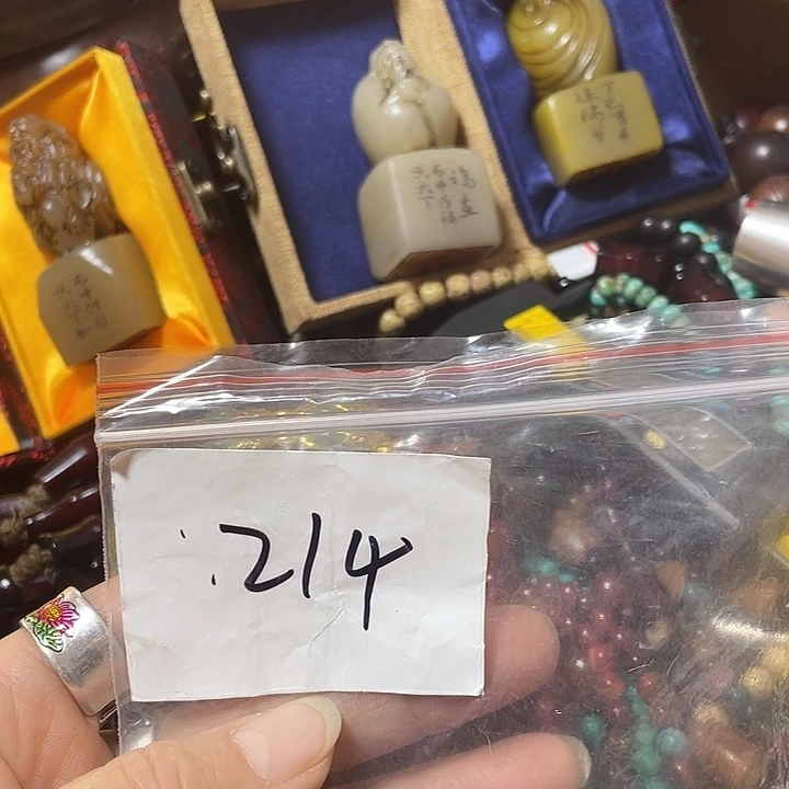 琉璃/树脂/塑料类暖**?